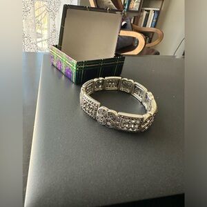 NWOT ❄️ silver filigree bracelet